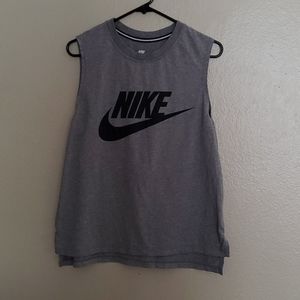 Womens nike tank top used in good condition